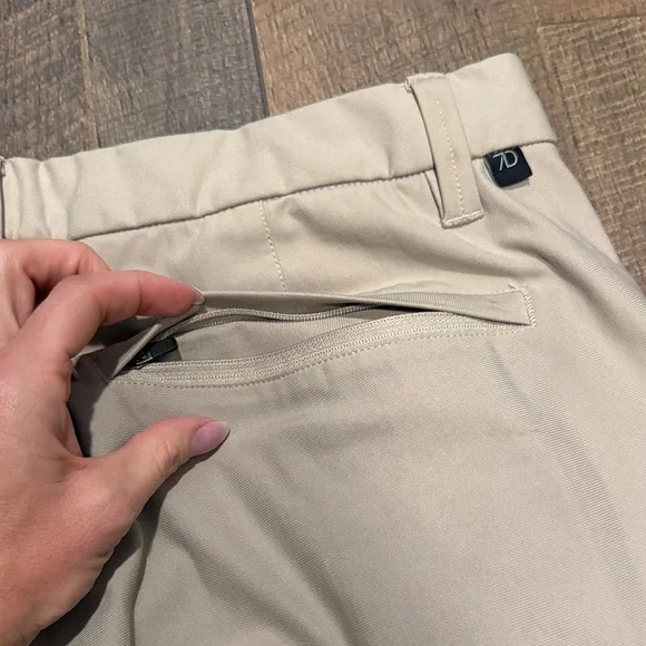 7 Diamonds Men's Tan Chinos